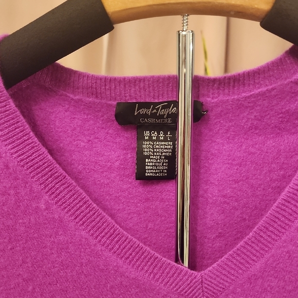 Joseph A Purple V-Neck Sweater - Picture 3 of 3